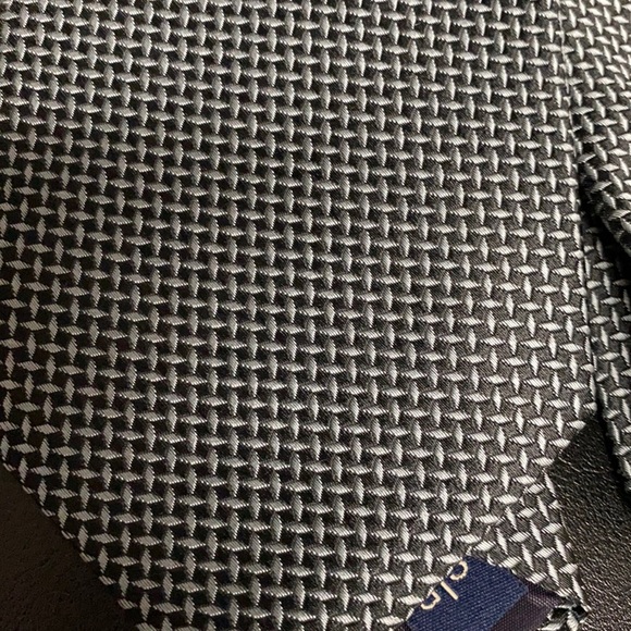 Savile Row gray /black silk men’s necktie - Picture 3 of 6